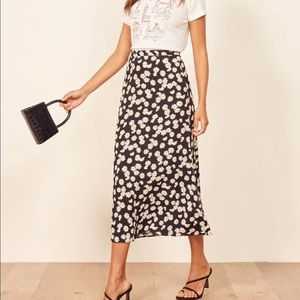 Réformation Bea skirt in Daisy Chain